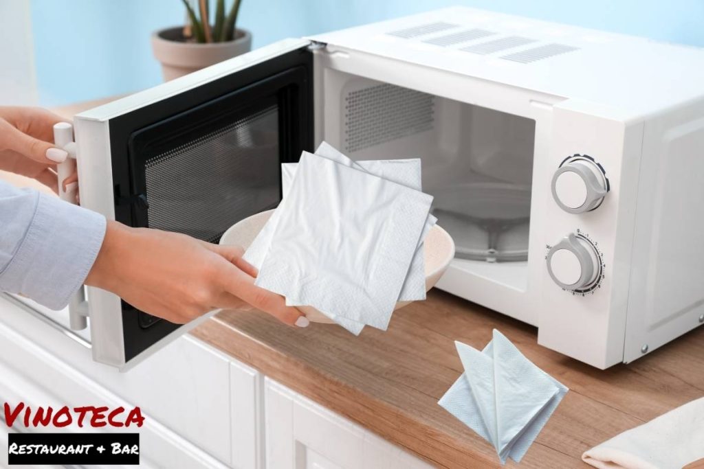 Can You Put Paper Towels In The Microwave 1024x683 